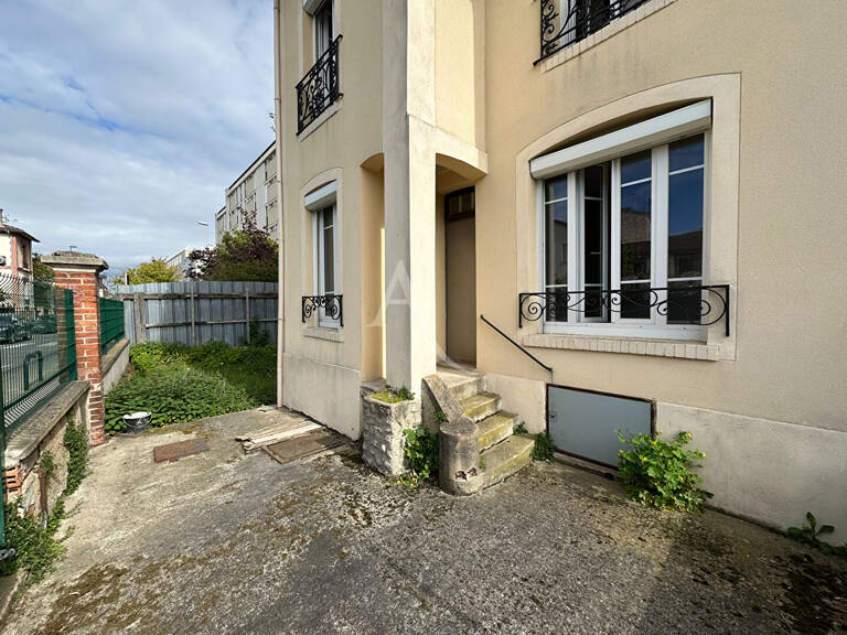 UNIQUE SUR LE MARCHÉ ! MAISON AU FORT POTENTIEL ! — photo 1