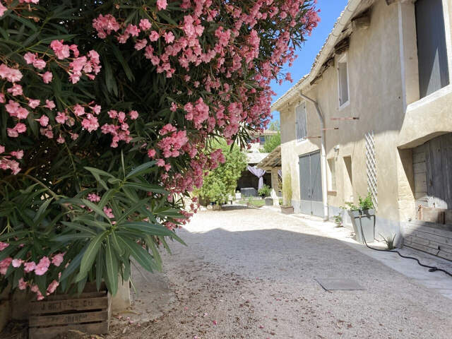 Maison de village 425 m2 avec cour intérieure — photo du bien