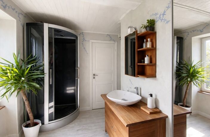 Maison 174 m² au sol, 7 pièces + dépendance de 120 m² aménageable en habitation — photo 2