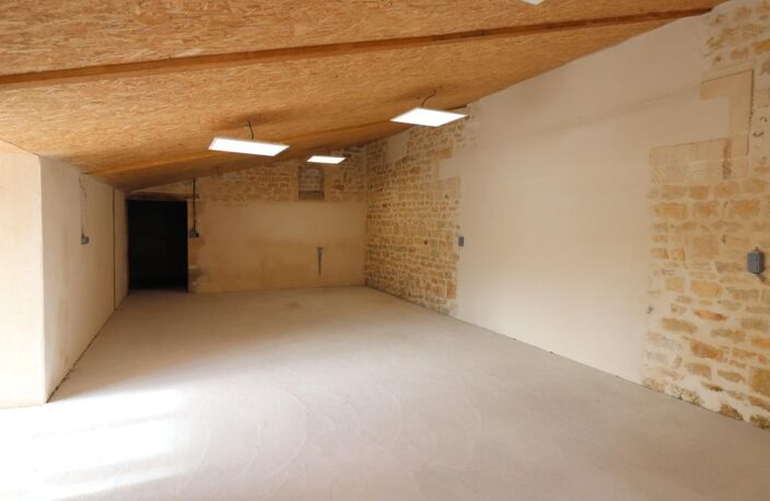 Local/bureau à louer ROCHEFORT (17) — photo 5