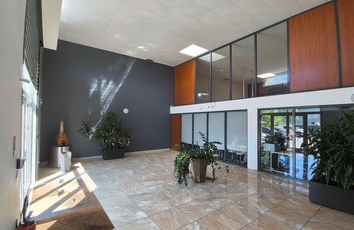 IMMEUBLE DE BUREAUX INDÉPENDANT 701 m² - MONTPELLIER PARC 2000 - FORT RENDEMENT — photo 2