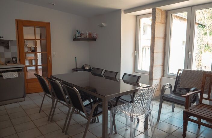 Belle demeure en pierre - 165 m2 sur un terrain de 2290 m2 - BONNEUIL MATOURS (86) — photo 2