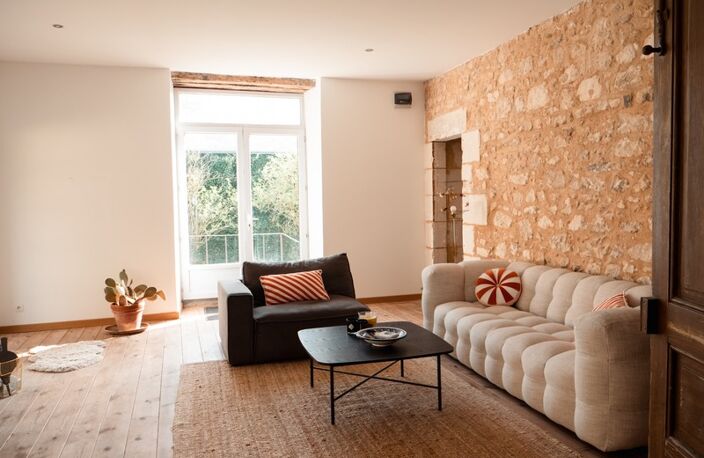 Belle demeure en pierre - 165 m2 sur un terrain de 2290 m2 - BONNEUIL MATOURS (86) — photo 3