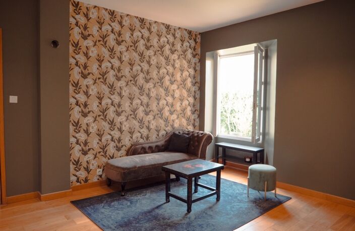 Belle demeure en pierre - 165 m2 sur un terrain de 2290 m2 - BONNEUIL MATOURS (86) — photo 4
