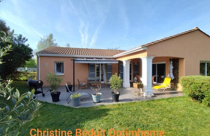 OFFRE ACCEPTEE !!!Charente, proche La Rochefoucauld, maison de plain-pied 139 m², garage, carport, terrain 2957m² — photo 2