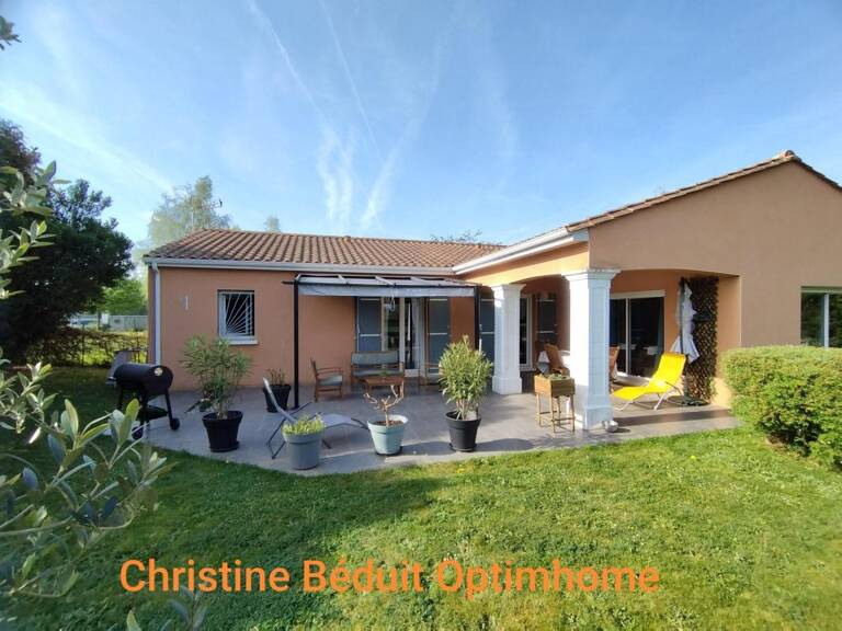 OFFRE ACCEPTEE !!!Charente, proche La Rochefoucauld, maison de plain-pied 139 m², garage, carport, terrain 2957m² — photo 1