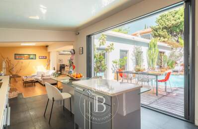 VENTE - CASSIS - CENTRE - MAISON - 3 CHAMBRES - PISCINE - STATIO — photo du bien