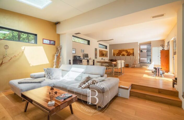 VENTE - CASSIS - CENTRE - MAISON - 3 CHAMBRES - PISCINE - STATIO — photo 3