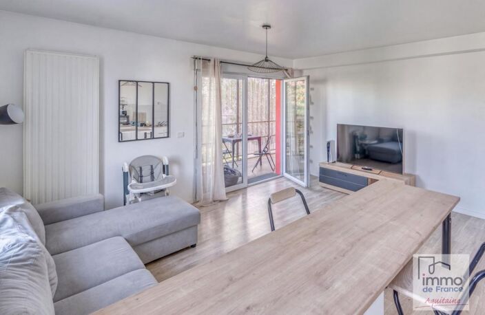 T3 VENDU LOUE  avec terrasse & parking — photo 4