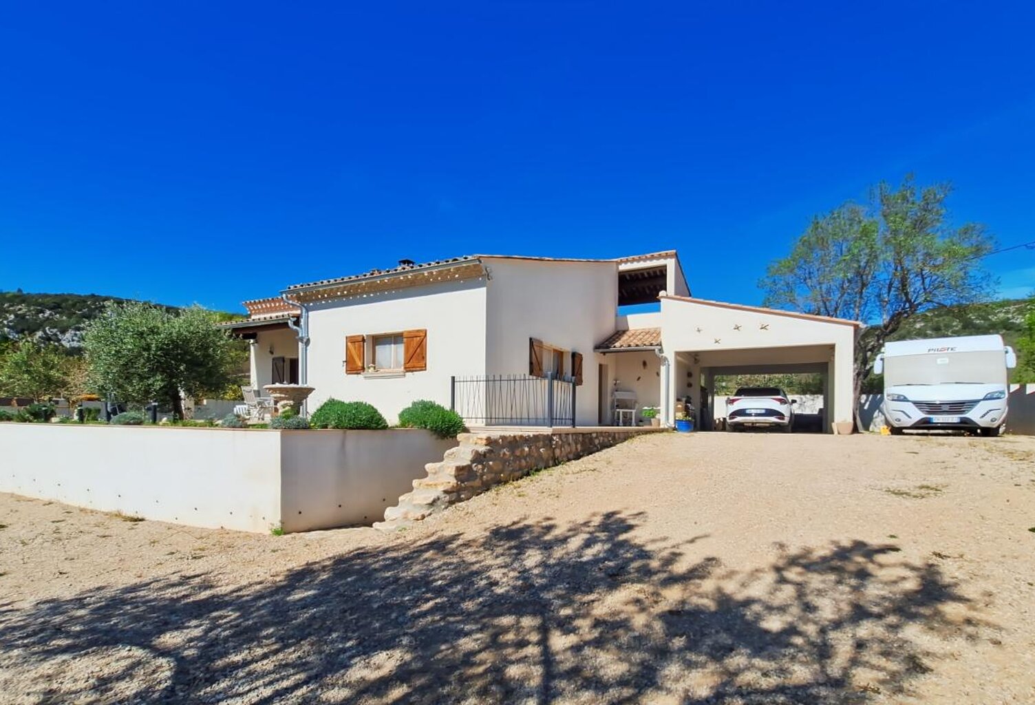 À Vendre QUINSON Bien rare – Villa contemporaine avec panorama d’exception et prestations de qualité — photo 1