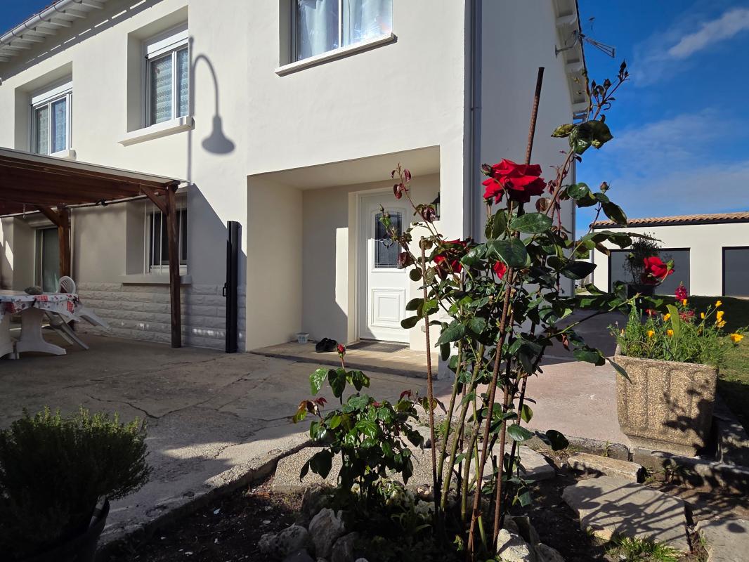 Villa / Maison  T5 à vendre Cabariot 17430