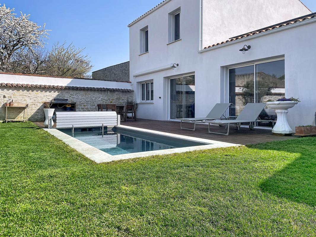 Villa / Maison  T5 à vendre Saint-Xandre 17138