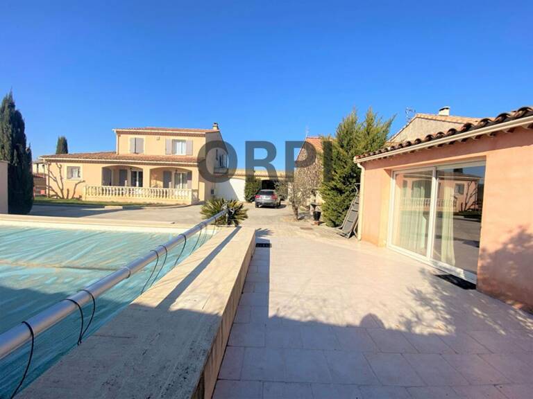 En exclusivité à vendre, villa avec dépendance habitables, piscine et garage de 60 m² ! — photo 1