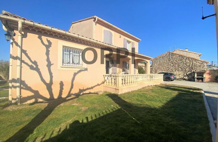 En exclusivité à vendre, villa avec dépendance habitables, piscine et garage de 60 m² ! — photo 4