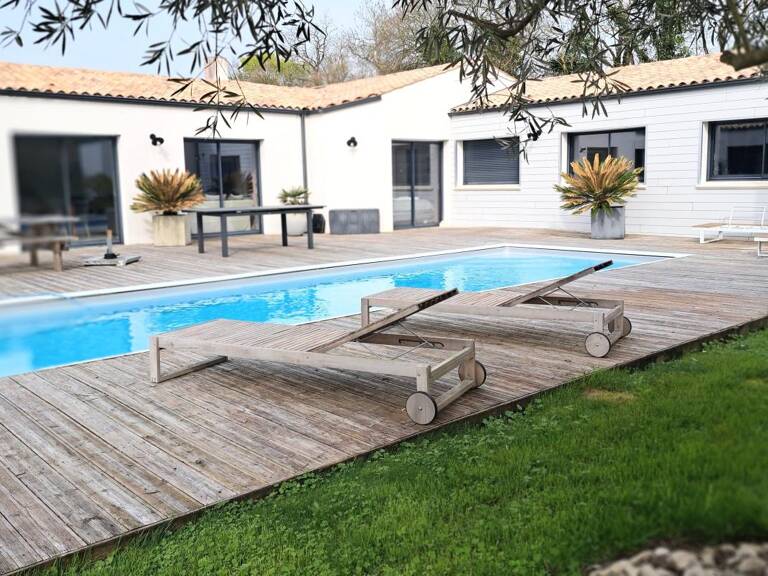 Maison Contemporaine de plain-pied de 214 m² ( 6 chambres) garage, piscine chauffée , jardin arboré, 25 mn' de LA ROCHELLE et de 15 mn' Gare de SURGERES — photo 1