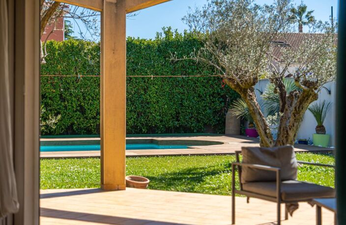 Villa T7 plain pied avec piscine — photo 3