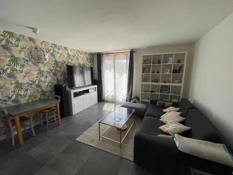 A VENDRE SAINT CYR SUR MER 83270 APPARTEMENT 4 PIECES 3 CHAMBRES DERNEIR ETAGE — photo 1