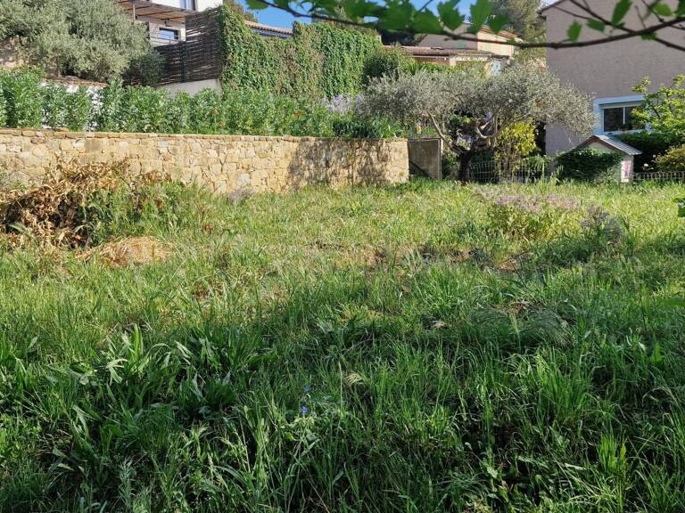 Terrain À Vendre de 639 m2 — photo 1