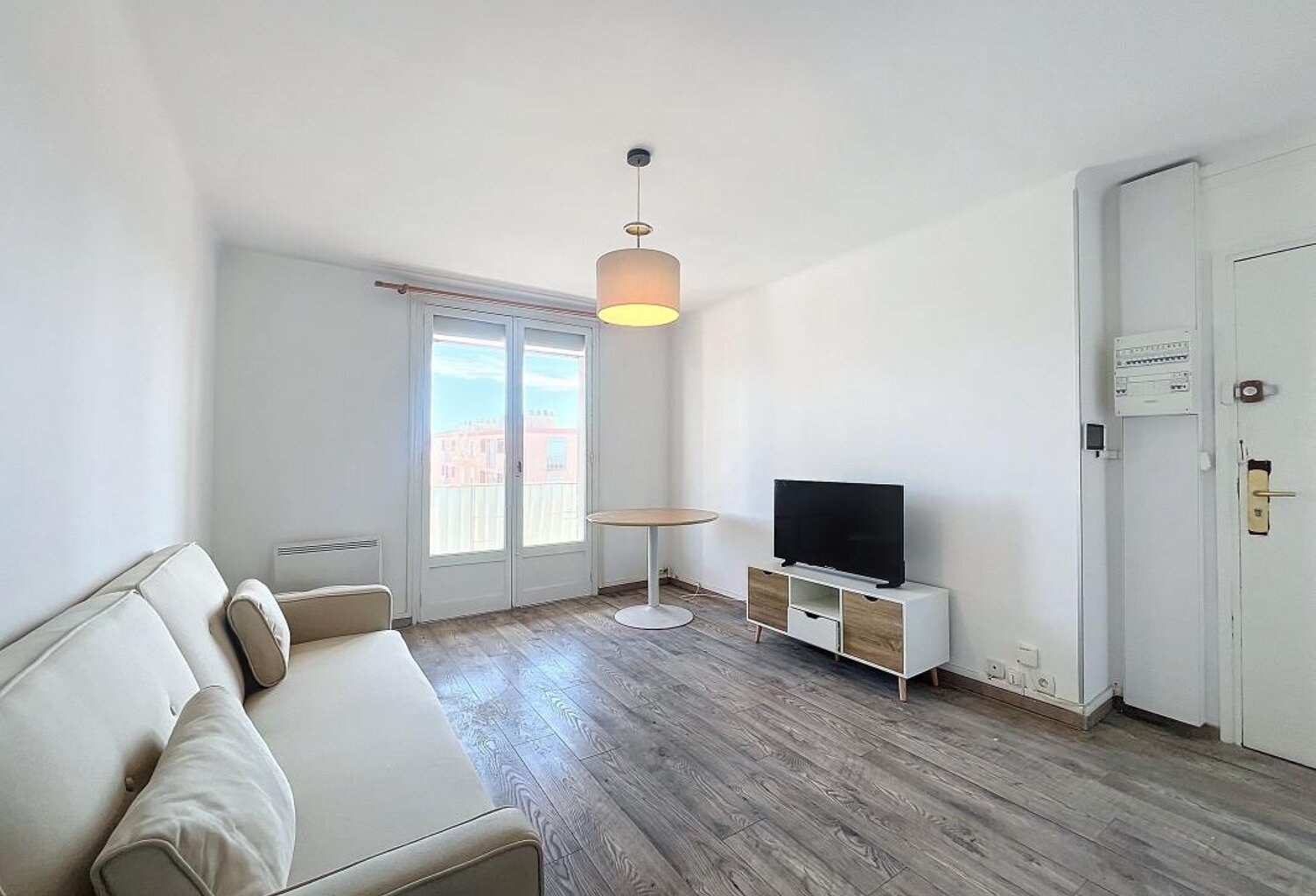 Appartement T3 + Cave - Dernier étage  - À Vendre — photo 1