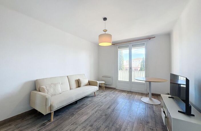 Appartement T3 + Cave - Dernier étage  - À Vendre — photo 3