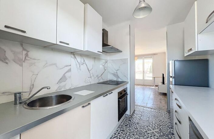 Appartement T3 + Cave - Dernier étage  - À Vendre — photo 5