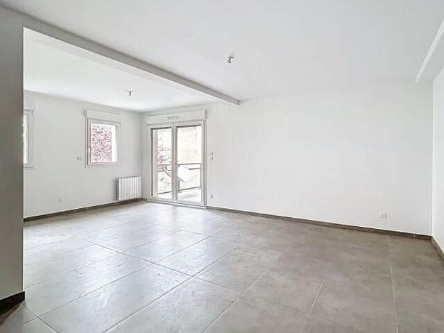 Appartement À Vendre — photo du bien