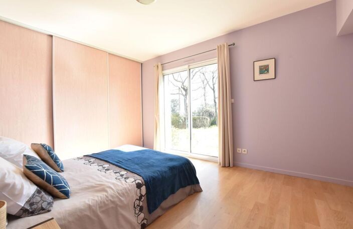Grande maison familiale avec piscine '- idéale installation rapide cadres mutés - A 20 min de Lyon via A450 - DPE : B — photo 5