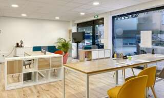 Commerce  76 m² à louer à Hyères (83400)
