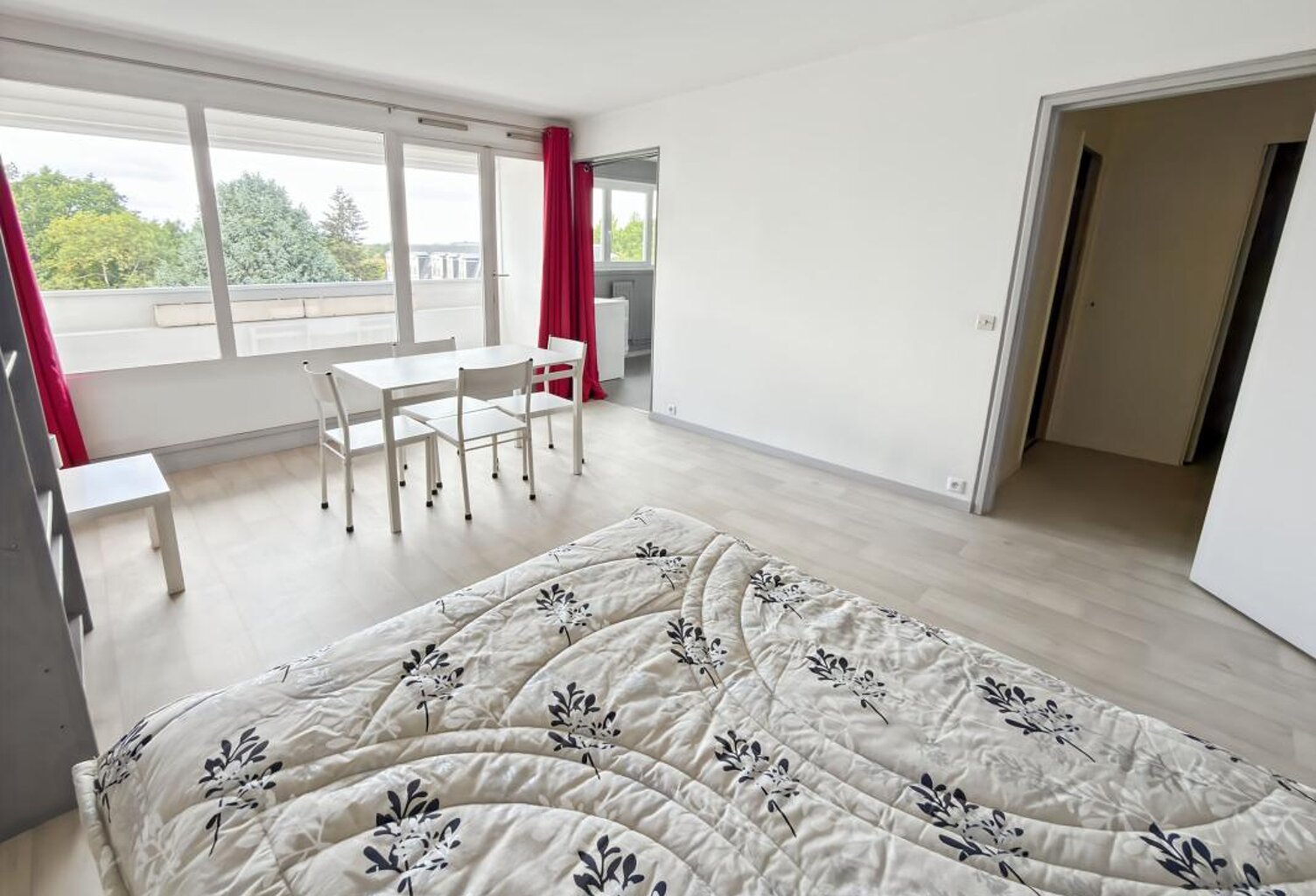 ✨ F1 MEUBLÉ DE 33,53 m² AVEC BALCON, PARKING & CAVE — OLIVET — photo 1