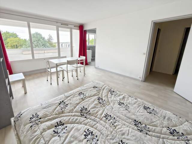✨ F1 MEUBLÉ DE 33,53 m² AVEC BALCON, PARKING & CAVE — OLIVET — photo du bien