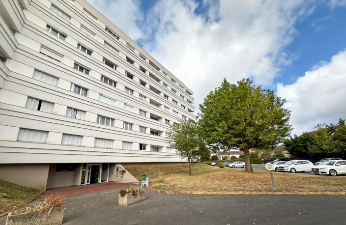 ✨ F1 MEUBLÉ DE 33,53 m² AVEC BALCON, PARKING & CAVE — OLIVET — photo 3