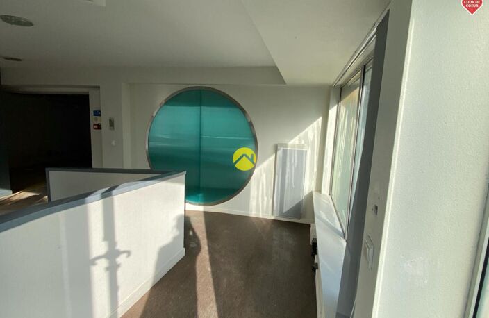 LOCAL COMMERCIAL — photo 2