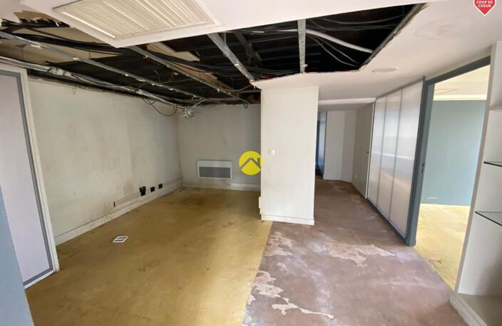 LOCAL COMMERCIAL — photo 5