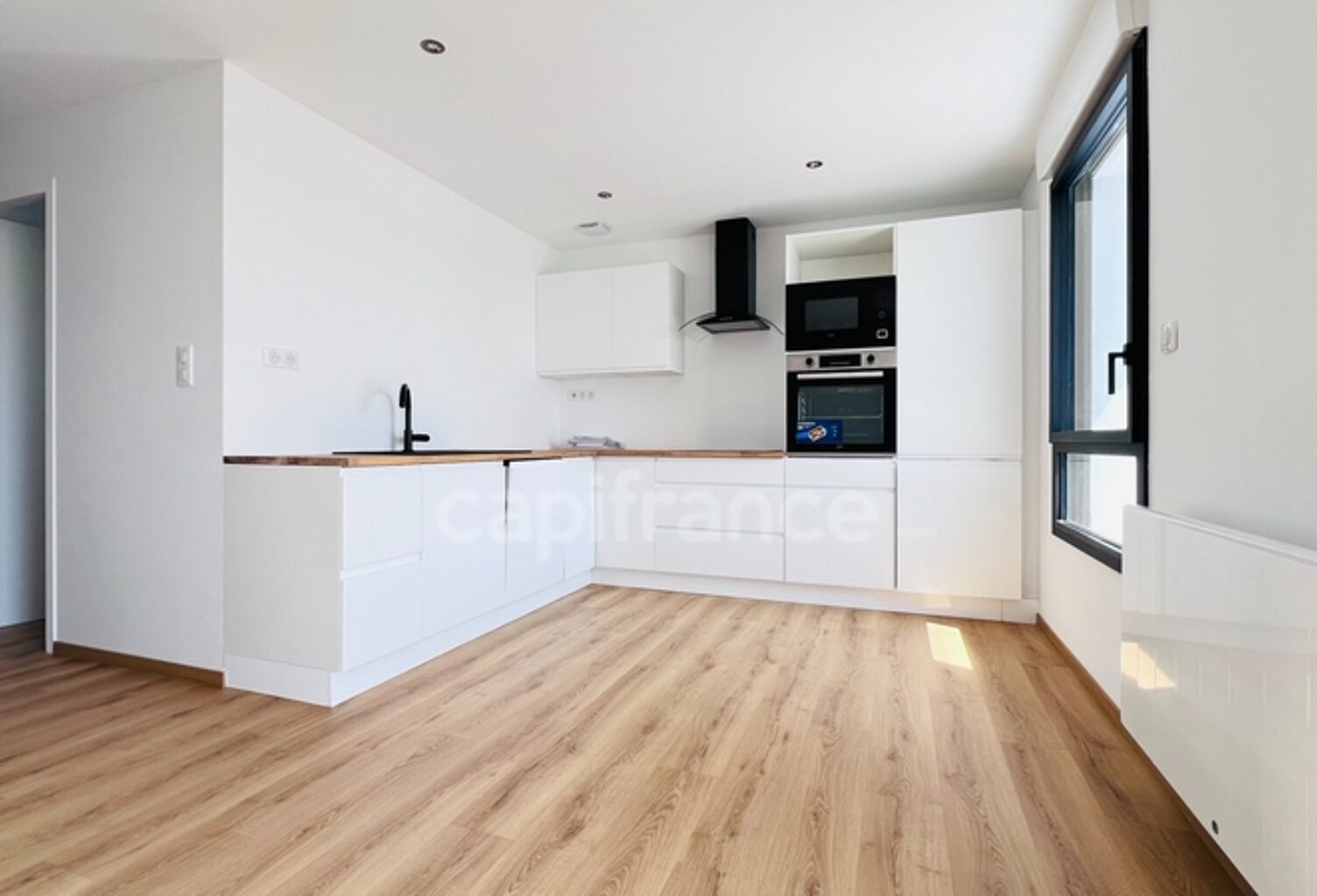 Dpt Finistère (29), à vendre CROZON centre appartement T3 de 57 m² Habitable - Balcon - Cave — photo 1