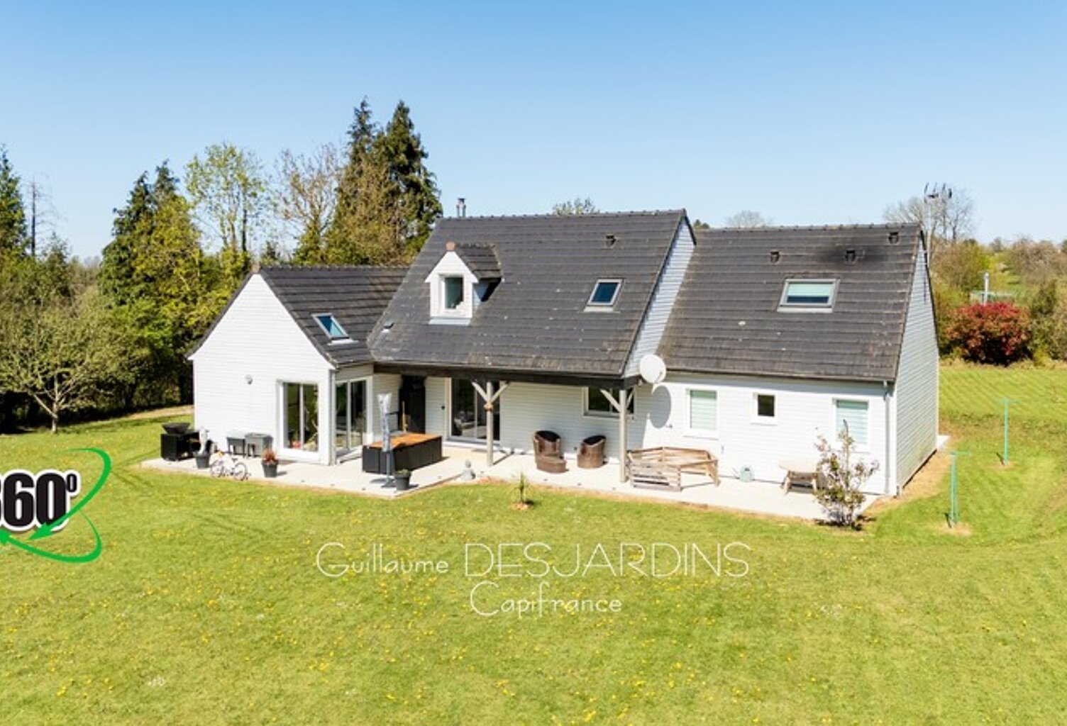 Grande maison familiale contemporaine- beaux volumes et jardin AUBRY LE PANTHOU (61) — photo 1