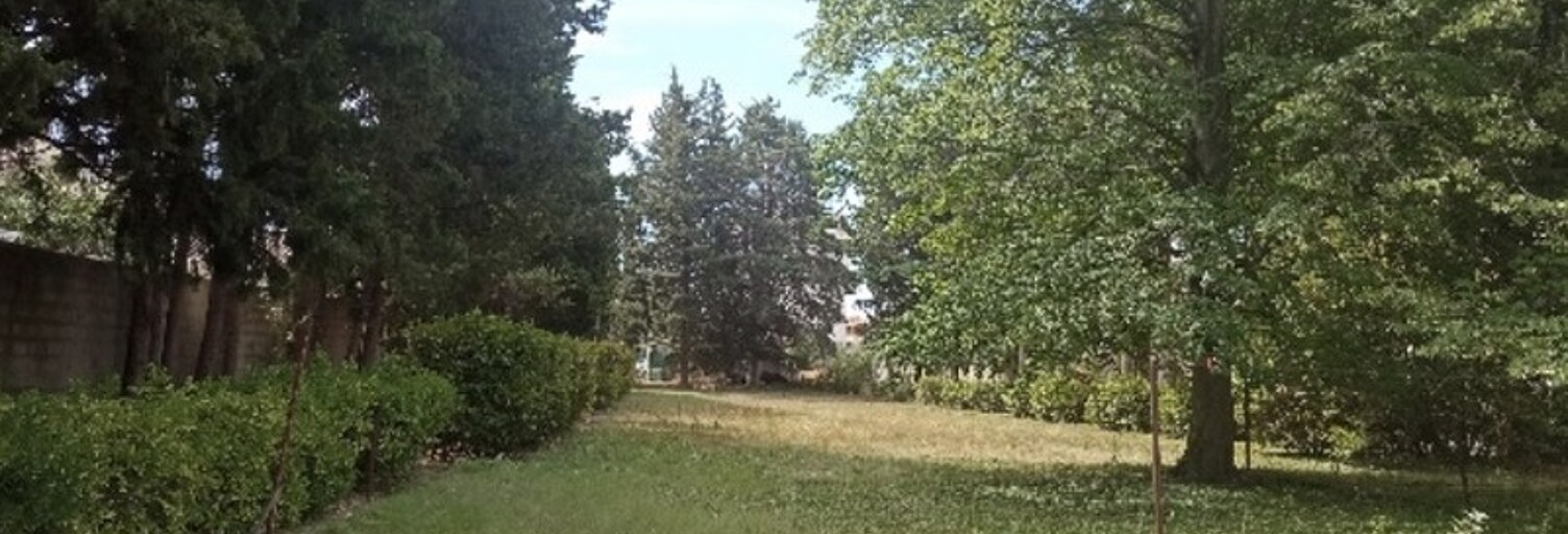 Terrain  2400 m² à vendre à Salon-de-Provence (13300)