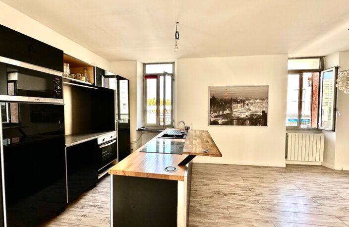 Marseille 10 ème, Quartier Saint Loup, T4 de 95m2, Dernier étage, Lumineux dans une petite copropriété — photo 2