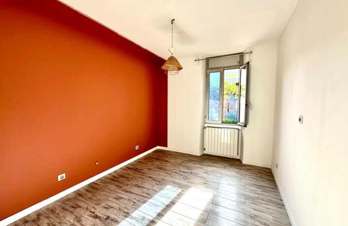 Marseille 10 ème, Quartier Saint Loup, T4 de 95m2, Dernier étage, Lumineux dans une petite copropriété — photo 4