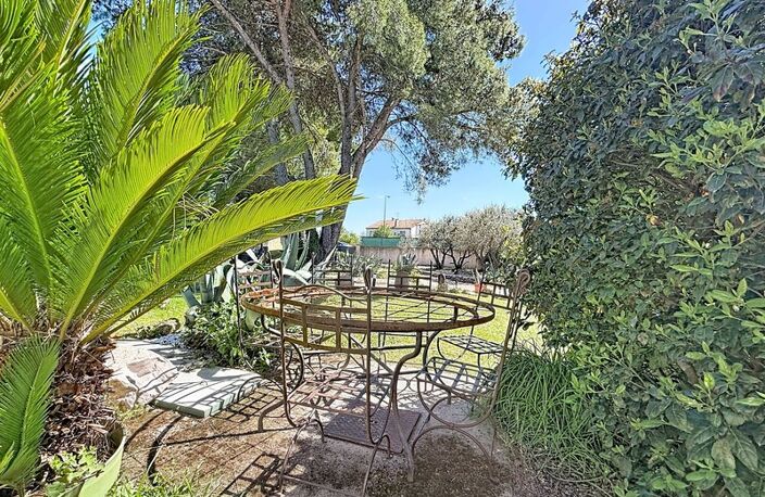 JUVIGNAC (34) - Maison T5 plain-pied sur terrain clos et arboré avec piscine, plage carrelée, pool-house, terrasses, 2 garages, véranda — photo 2