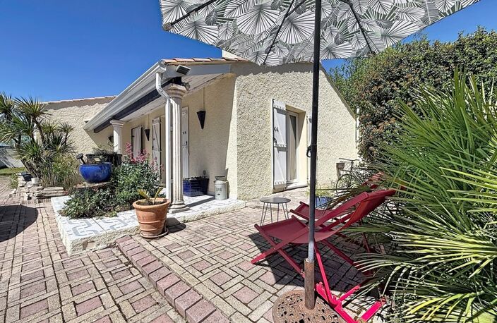 JUVIGNAC (34) - Maison T5 plain-pied sur terrain clos et arboré avec piscine, plage carrelée, pool-house, terrasses, 2 garages, véranda — photo 3