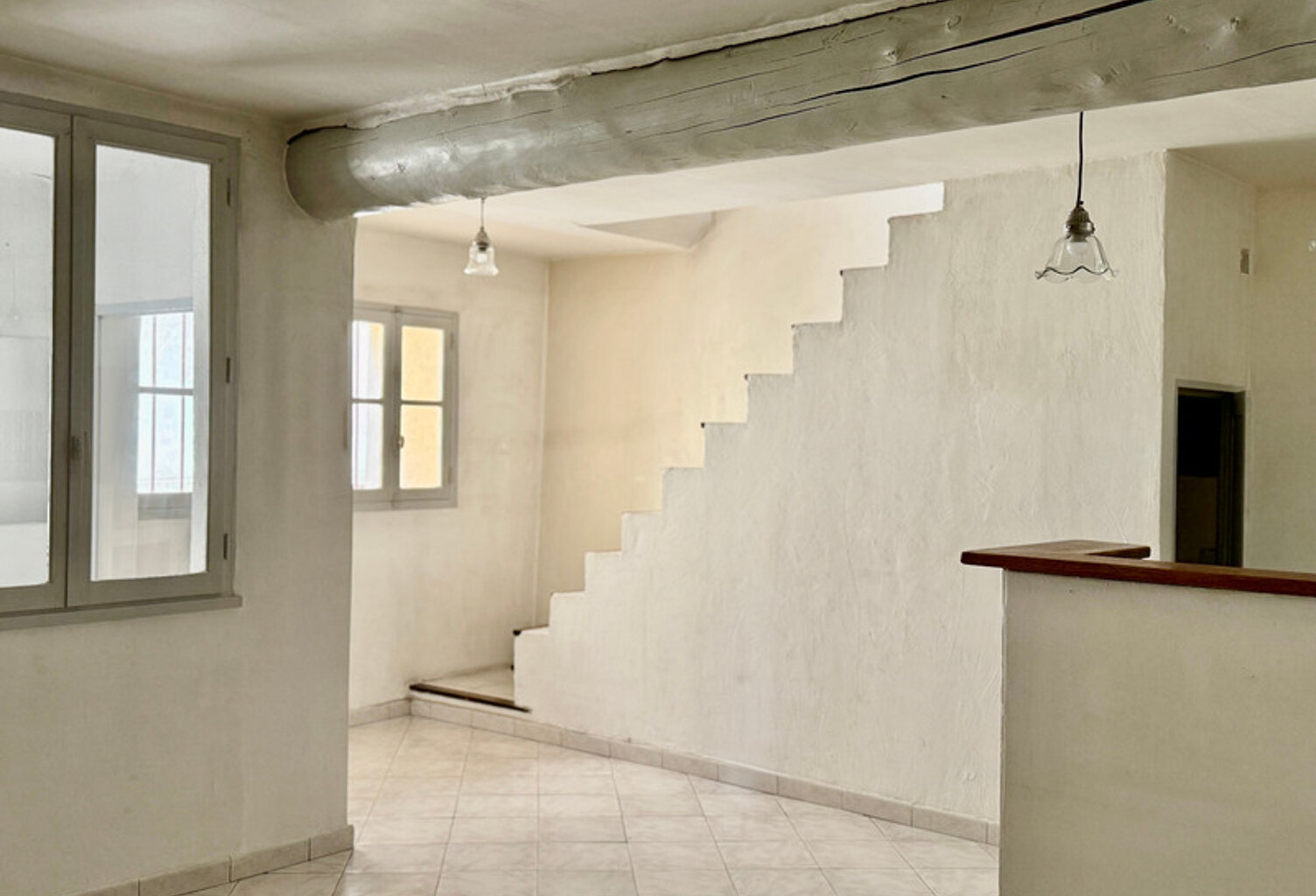 Maison de village 2 niveaux – Hameau calme Aix-en-Provence – Charme + Potentiel — photo 1