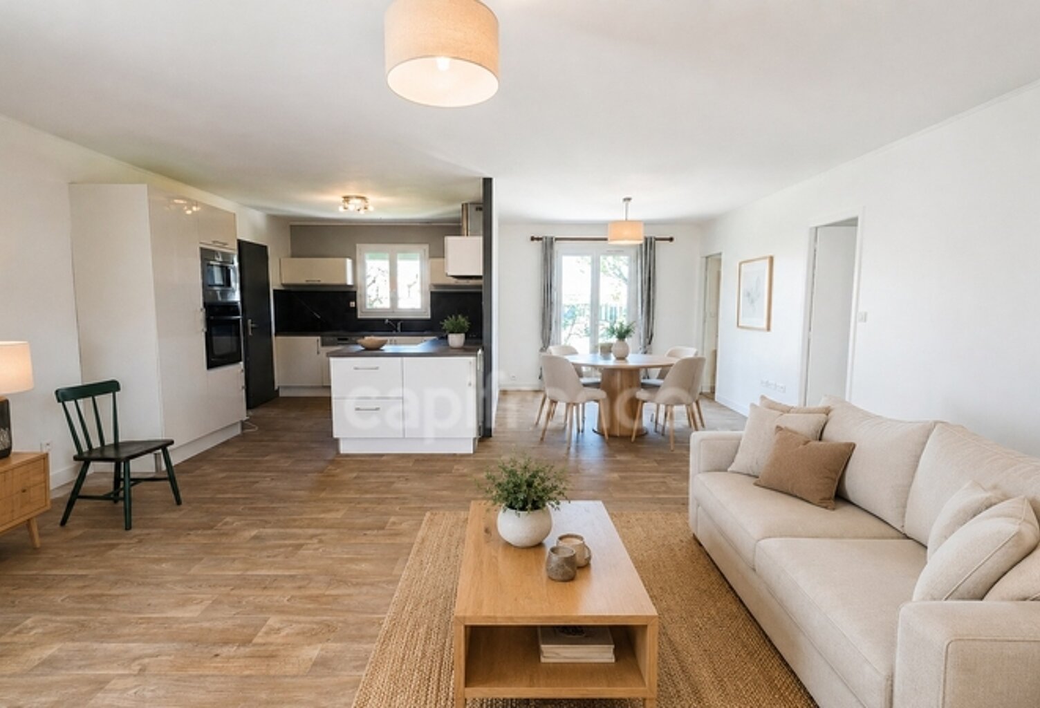 Maison PLAIN-PIED à vendre 4 pièces SAINT SAVINIEN (17) proche COMMODITES avec GARAGE — photo 1