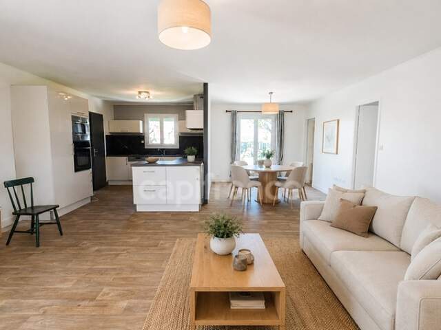Maison PLAIN-PIED à vendre 4 pièces SAINT SAVINIEN (17) proche COMMODITES avec GARAGE — photo du bien