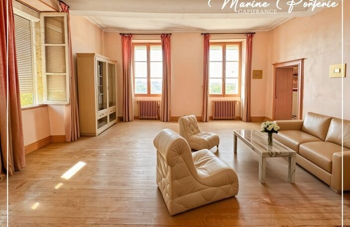 Maison de maître à révéler au cœur de Jegun – charme, volumes et cachet exceptionnel — photo 3