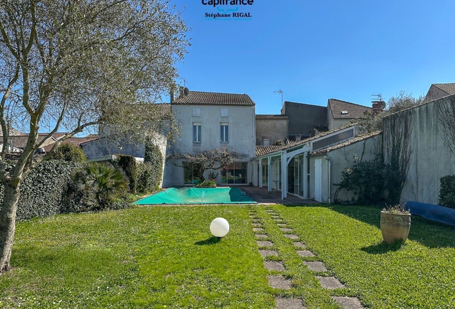 Maison à vendre 6 pièces  de 165m2 habitables sur terrain de 770m2 avec piscine et garage — photo 1