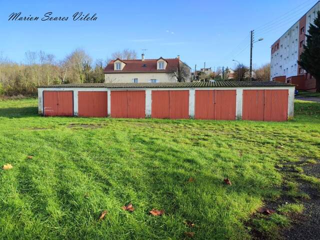 Terrain constructible avec garages à PROVINS même — photo du bien