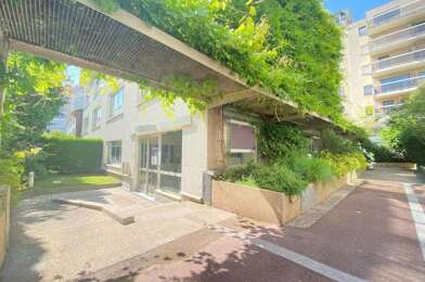 Bureau  12000000 €