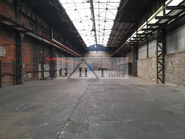 ENTREPÔT-BUREAUX À VENDRE SUR POMMEUSE — photo 1