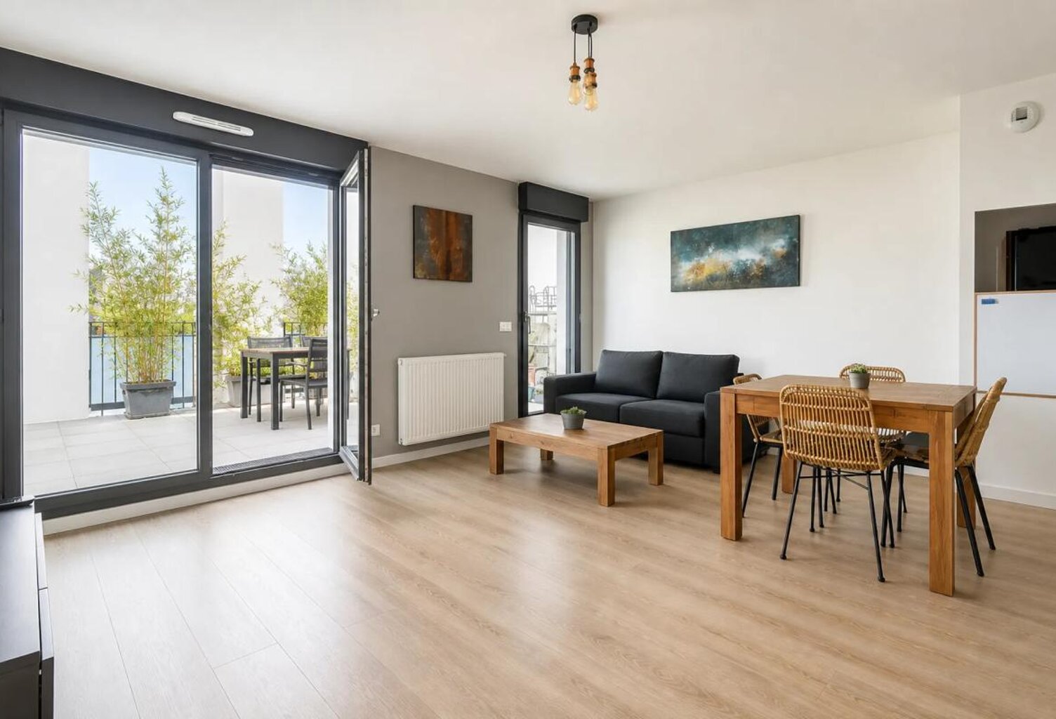 Duplex moderne avec terrasse et vue canal — photo 1