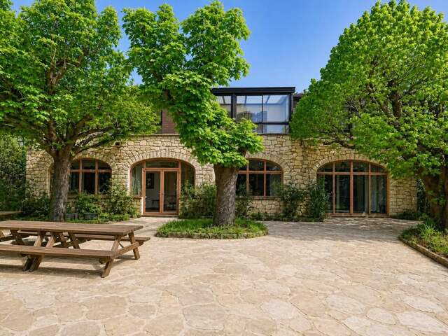 Propriété de Prestige avec Grand Terrain Arboré — photo du bien
